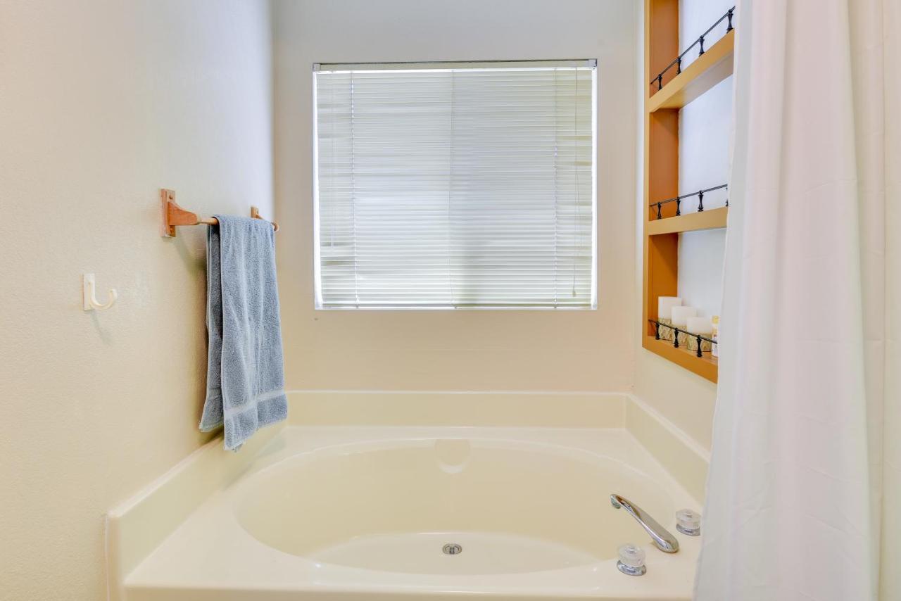 Tranquil Maricopa Retreat With Pool And Hot Tub Villa Luaran gambar